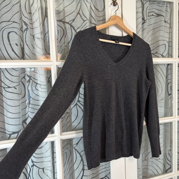 Only Mine M Grey Cashmere V Neck Sweater - Picture 2 of 9